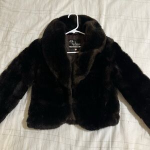 Sphinx modell couture faux fur